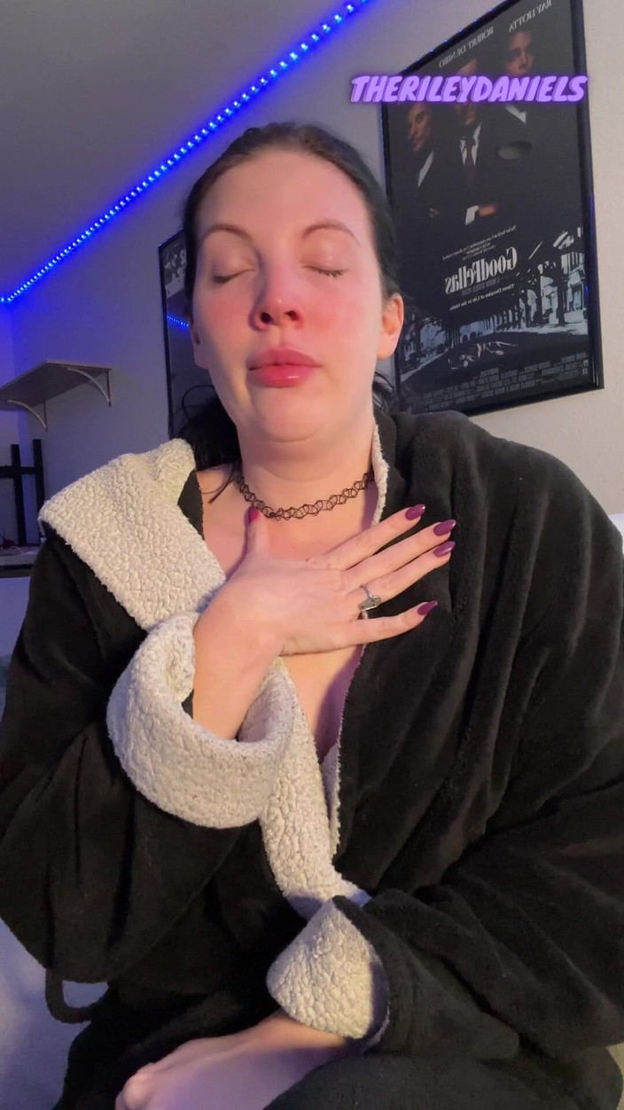 Riley Daniels: Improvizované kýchání Fit