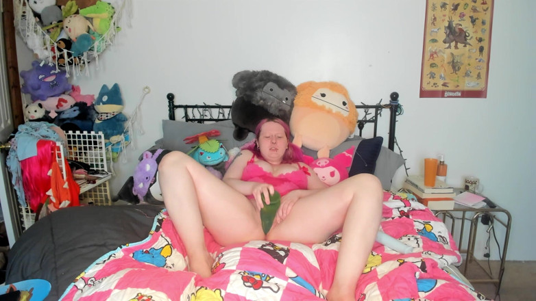 Lori Critter: Intense Fantasy Dildo Orgasms