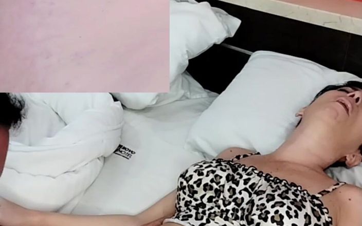 MaturecoupleVe: З'їж смачну пизду моєї дружини