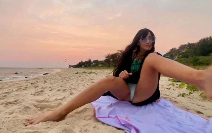 Sex Travelers: Me Sexy Beauty Girl Goni zachody słońca, Wibracje plaży i...