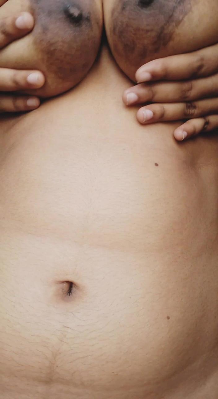 PaliWorld: 女仆的胸部被房主按压