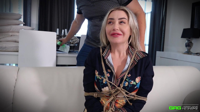 Gag Attack: Aubrey - mocno związany i wiele gagów