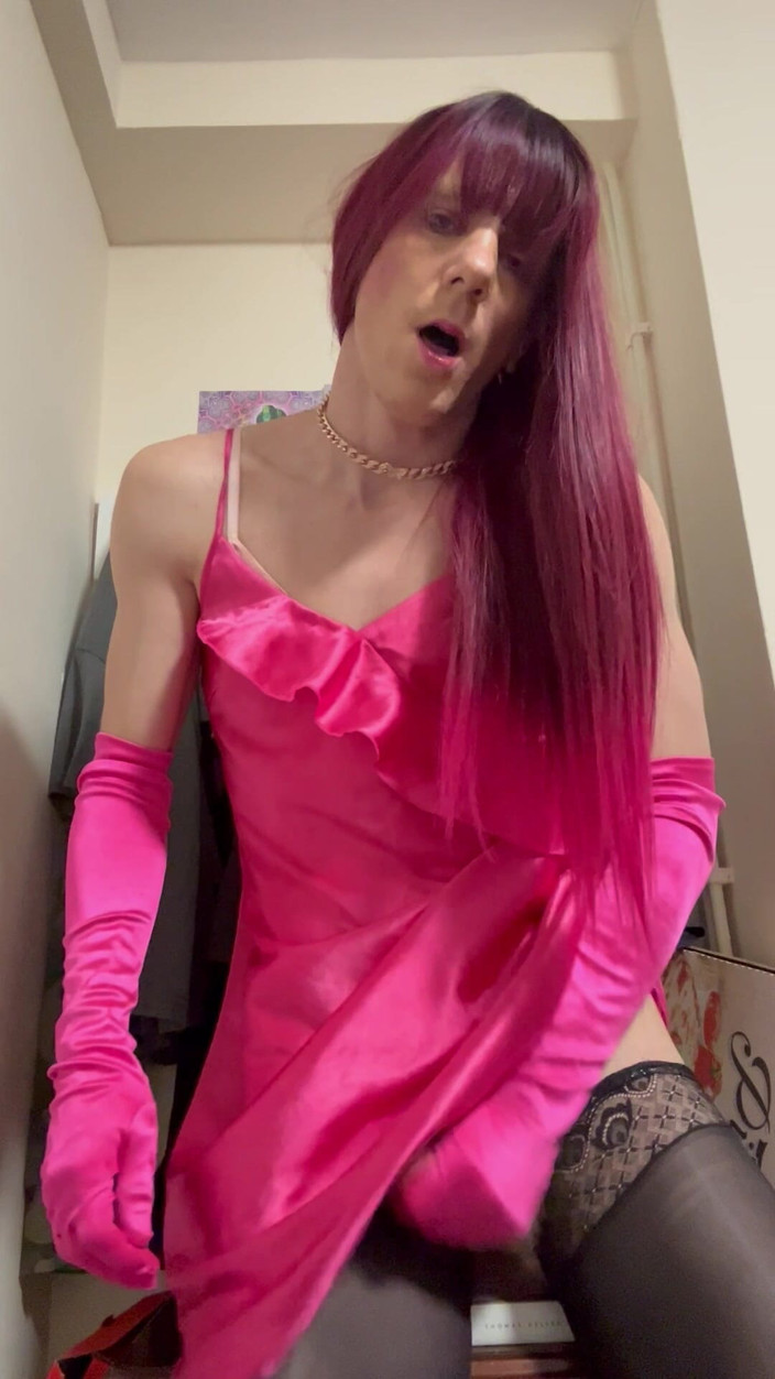 Jessica silk: Jess Silk骑乘她的假阳具