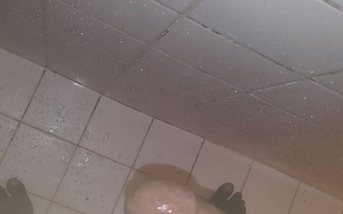 Black guy: s6 e5