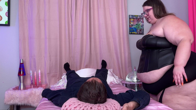 Kayla Peach studios: Kayla peach si cewek super semok lagi asik dudukin adam...