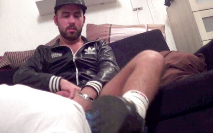 Sneaker gay: Hetero von arabischem dominator in turnschuhen benutzt, sucht