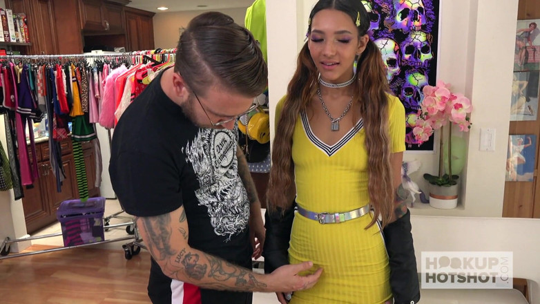 Hookup Hotshot: Egzotyczna nastolatka Kitty Carrera dostaje hardcore jebanie