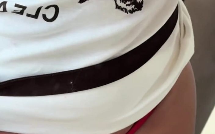 Emanuelly Raquel: Une fille se fait taquiner