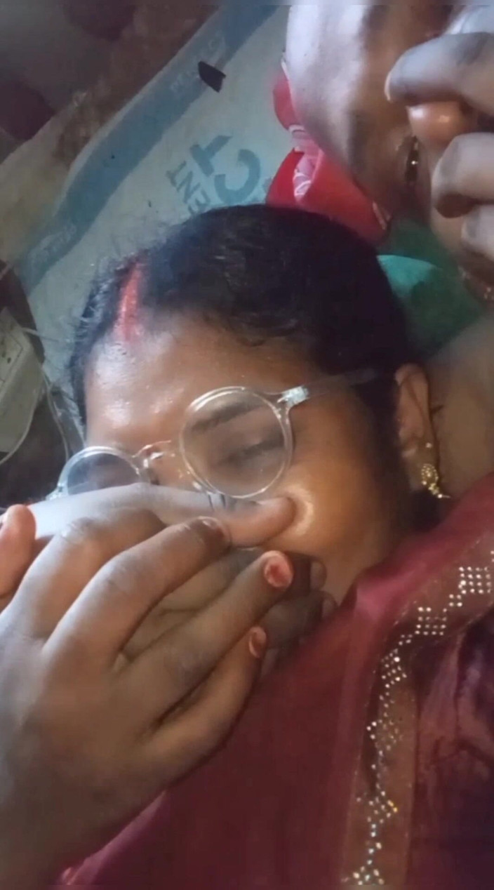 Auntixxx69: Eu estou secretamente fazendo sexo com meu meio-irmão