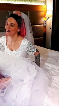 Lady Angela düğün rolü oyunu