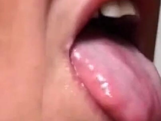 Cock hides in the fat cunt of this willing milf (Vere Casalinghe Italia.)