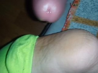 Sekretny666: Woke Her up and Cum on Her Smiley Face