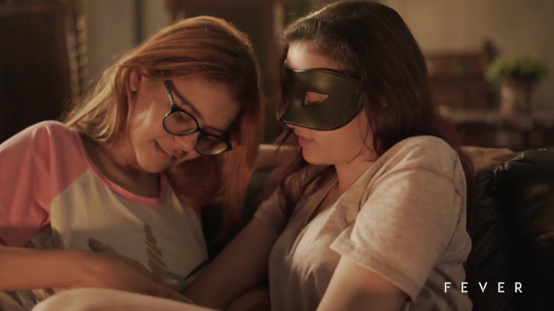 Fever Films: Sesso lesbico incredibilmente appassionato