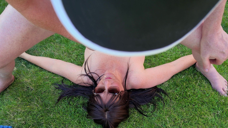 ithastopeefun: Piscio in giardino e sborra divertimento - può essere un'esperienza religiosa