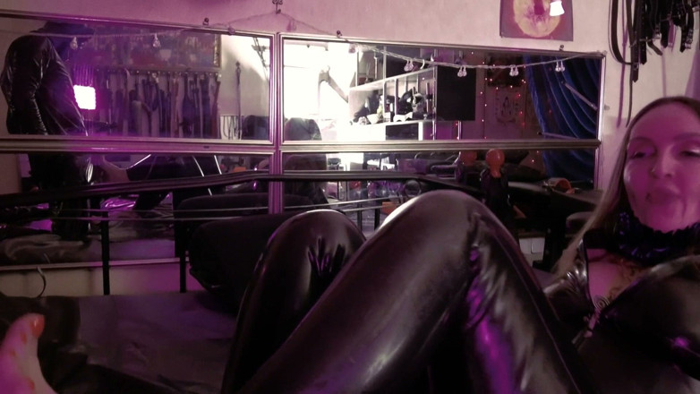 Eva Latexxx: Femdom Facestting Eva Latex Fetish Mistress Footjob BDSM Pvc Slave...