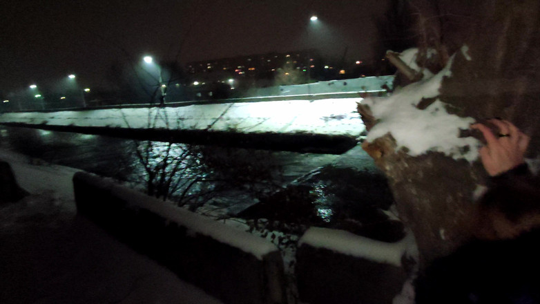 AnGelya G: "Ne-au văzut, Hai să mergem!" Sex pe stradă, iarna