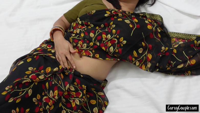 CurvyCumCouple69: デカ尻インド人女性逆騎乗位サリー除去なし