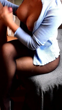 Handjob in netzbodystockings