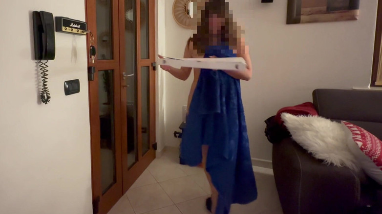 SweetJaneOfficial: Nagi dowcip z facetem od pizzy