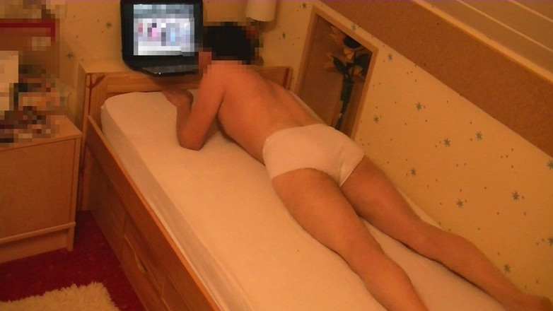 Mark Hannes: Теща выскользает и трется, мастурбирует