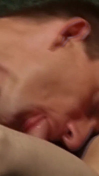Rabuda Soldiers_scene-2_skinny gays recrutadores decidem chupar os paus um do outro