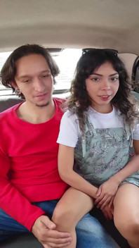 Cewek ini gugup banget sama caugh, aku ngentot memeknya habis-habisan sampai dia lupa