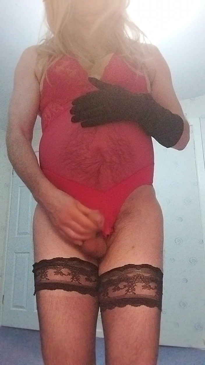 Cindy Belfast: 달콤한 Sissy Clit 맛과 사정