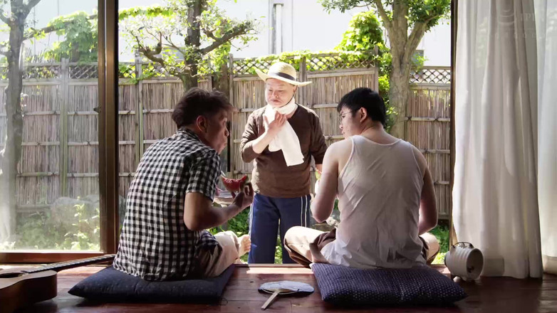 Eagle-Special: In the Countryside, She Has Nothing to Do...