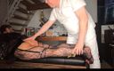 Kinky femboy 25: Femboy&amp;#039;un ayakları bükülüyor ve doktor ona yardım ediyor