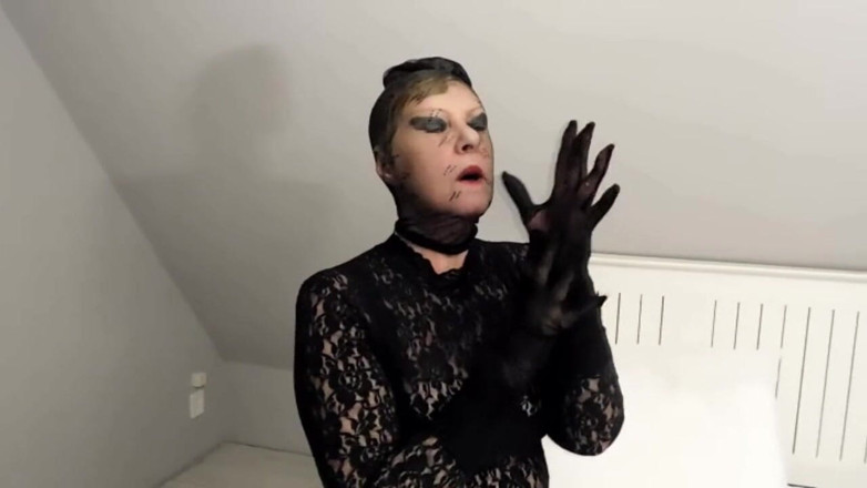 Nylon Ann: Blackdot nylonová maska sólo