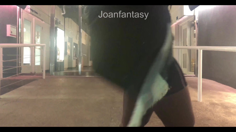 Joanfantasy: Distracție Flash de iarnă într-o rochie slabă