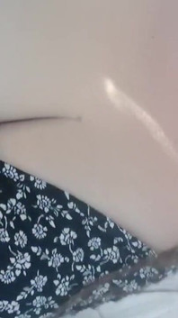 Quick Cleavage Flash in the Car