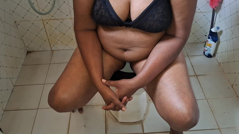 Teena New: Tettona asiatica il video più sorprendente della miLF