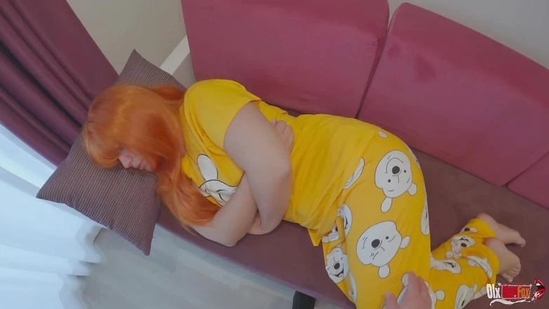 OlxRedFox: 배다른 아들의 자지를 입에 입에 대고 예기치 않게 따먹히는 계모