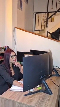 První den v práci jsem šukal lidské zdroje naší společnosti