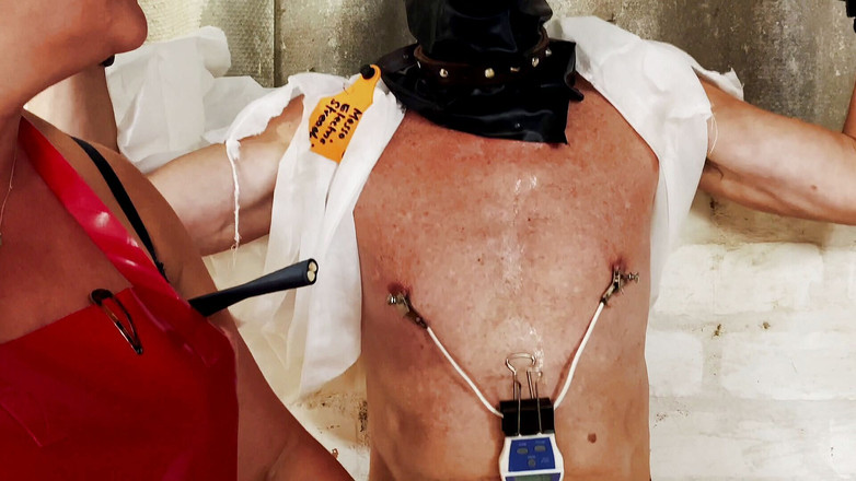 Mistress April: Exploitation de traite