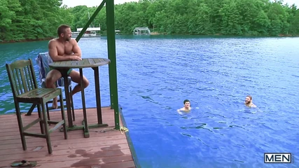 Hombres - Dirk Caber y Luke Adams participan en un lujurioso intercambio de hijos y pollas