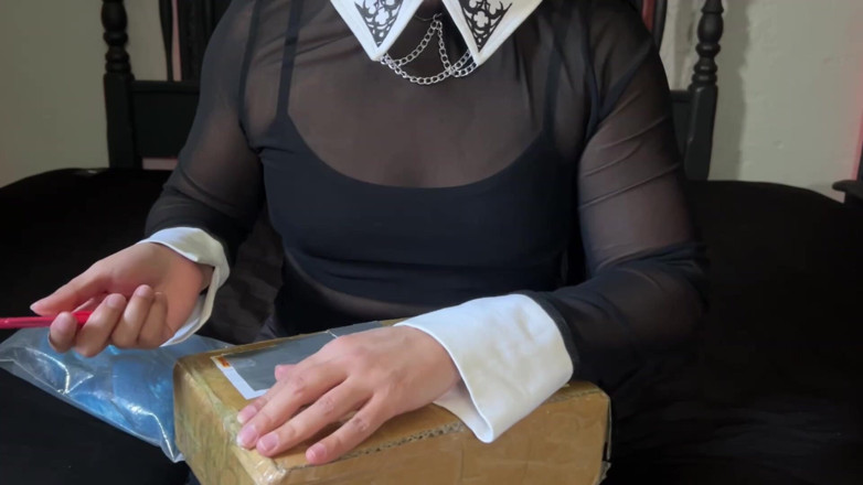 Astarioth: Kutu açılım | Mi mejor hayranı me regalo un süper cosplay...
