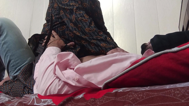 QueenbeautyQB: เมียอินเดีย Desi ใน Salwar Kameez กับผัวเย็ดอย่างมันส์