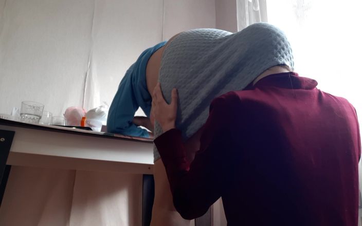 Lesbian-candys: Я лижу задницу моего босса милфы в течение длительного времени для продвижения по службе