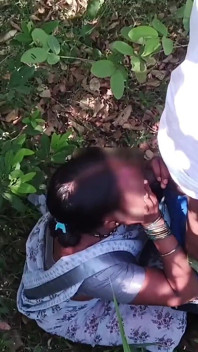 Indische Marathi Bayko buitenshuis neuken op zijn hondjes, grote kont, pijpbeurt hardcore
