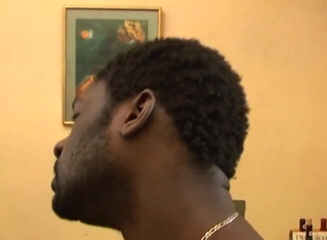 Bareback TV: Un mec blanc suce et baise une grosse bite noire