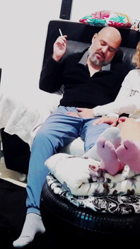Réel, un couple amateur adore le sexe dans diverses positions.