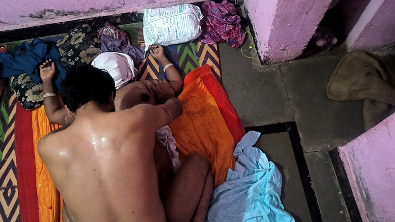 Amarjit2526: meri sauteli mammi ke paas itni bari, gol gand hai...