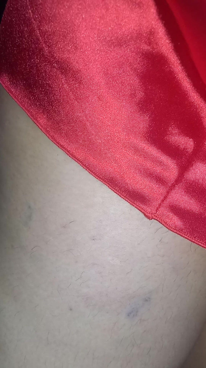 Eatrella j: Une Brésilienne à grosse bite me baise partout