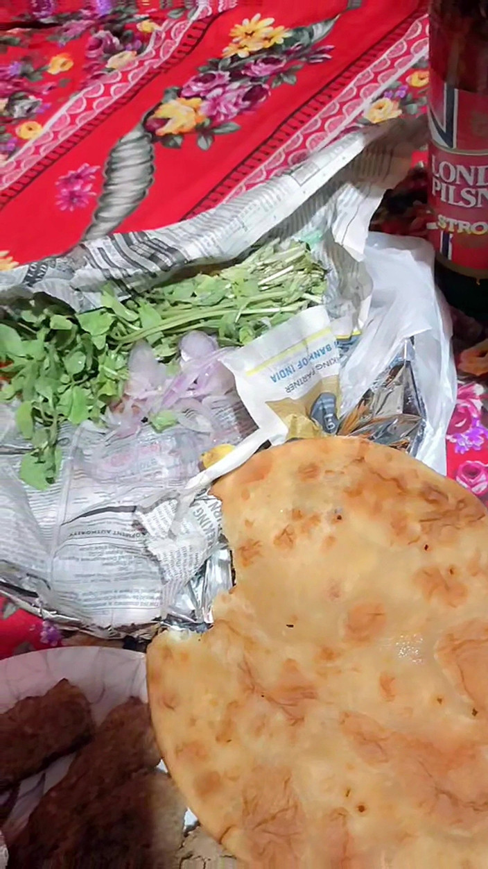 Zoyasazadai: Zoya shezadi Stasera si diverte a cena