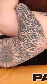 La pawg skylar vox rimbalza il culo sul grosso cazzo nero