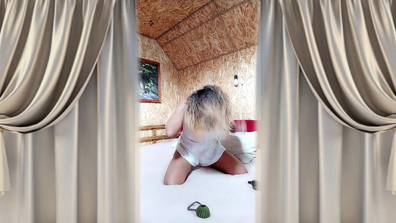 Lukerya: Sexy žena v domácnosti Lukerya Chatuje vesele online