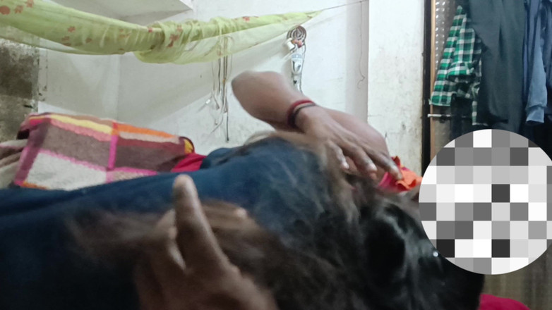 SanskariGirl1: 대학생 여자애가 기름 바르고 엉덩이