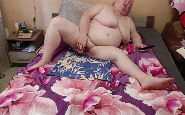 Zona901: Nenasytná tchyně masturbuje svou kundičku se sexuálními hračkami kdykoliv ve...